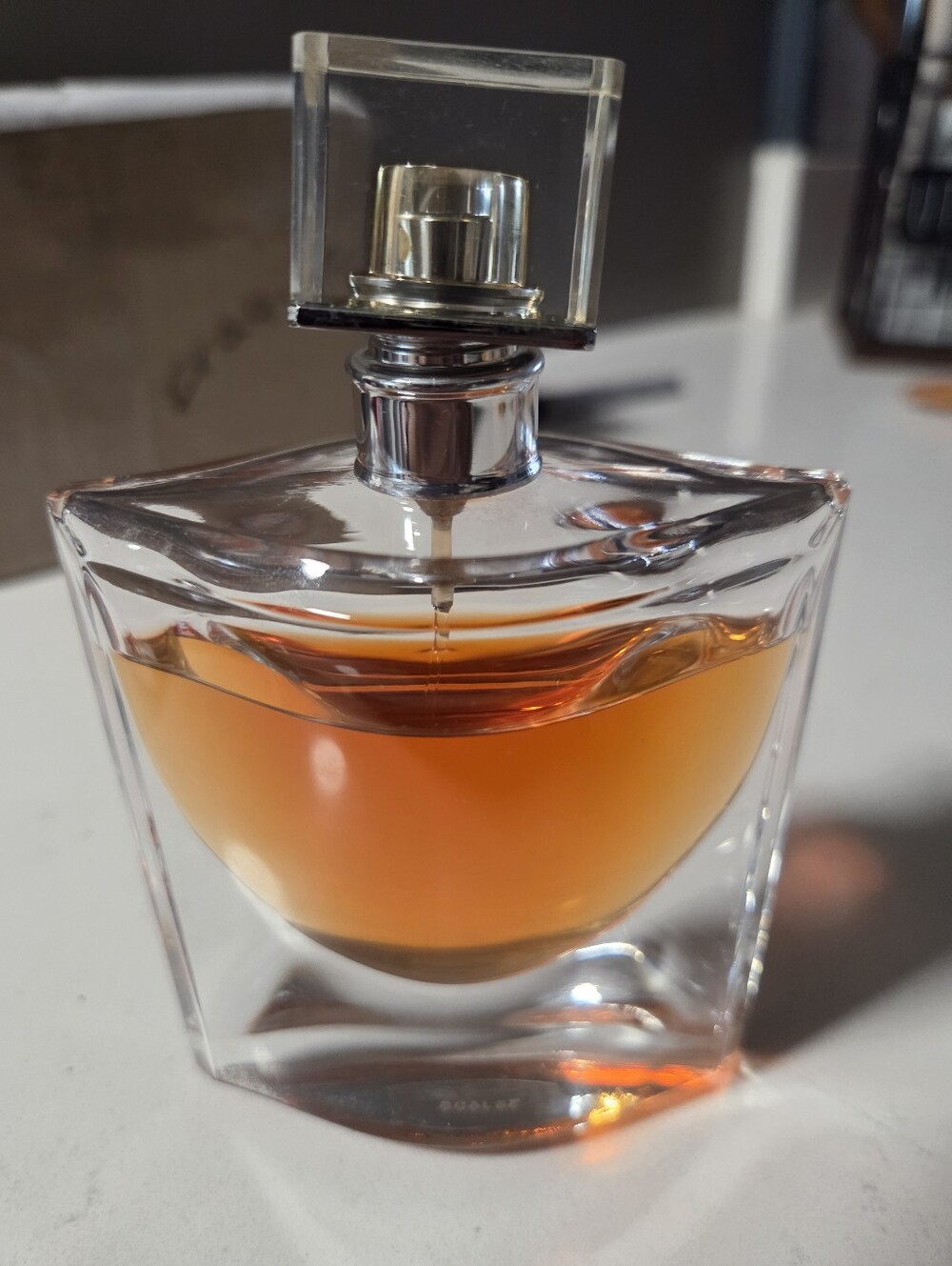 EUC La Vie Est Belle 2.5oz Eau De Parfum Spray